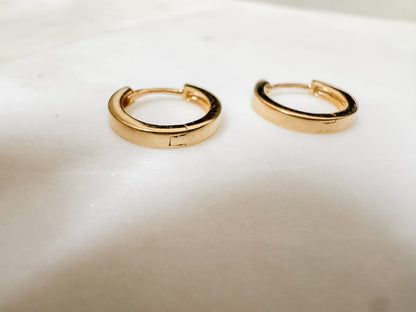 Classic Huggies | 9kt Yellow Gold